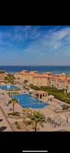 Πισίνα στο ή κοντά στο Tolles Modernes Studio in Selena Bay