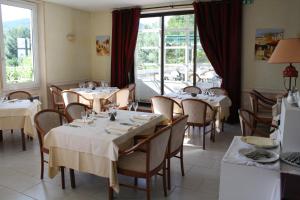 Restaurace v ubytování Logis Hôtel Le Jabron + 24 fotografií