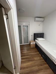 Voodi või voodid majutusasutuse Big House toas
