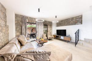 Et tv og/eller underholdning på Heritage Villa Velebit Soul