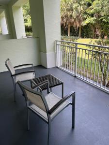 Μπαλκόνι ή βεράντα στο Doral Pool 404 by Wave Properties