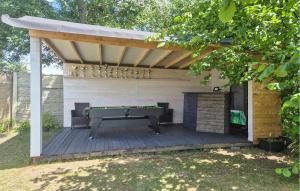 Vonkajšia záhrada v ubytovaní 2 Bedroom Lovely Home In Szczecin