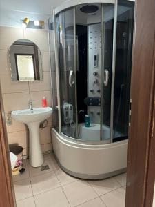Koupelna v ubytování Navodari Robert apartament