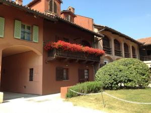 The building in which the country house is located