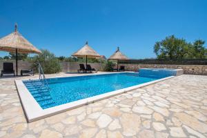 Πισίνα στο ή κοντά στο Mobile home Banovi dvori II +9 φωτογραφίες