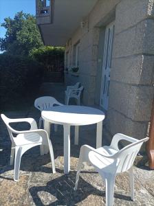 Galeriebild der Unterkunft Acogedor apartamento con jardín in O Grove