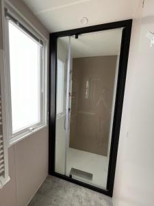 Φωτογραφία από το άλμπουμ του Mobil home vue exceptionnelle et spa - Domaine de l'Ile d'Or σε Saint-Raphaël