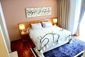 Postel nebo postele na pokoji v ubytování Luxury Cozy Cormar Suite 5 minutes walk to Suria KLCC + 29 fotografií