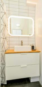 Bilik mandi di Skylight Room!