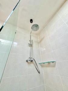 Bilik mandi di Bali Shanti Villa