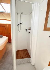 Fotografie z fotogalerie ubytování Malmo's Yacht ve Valencii + 6 fotografií