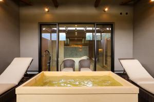 Gallery image of Hotel 4CROWNS-PREMIER BBQプラチナプラン in Ichiarakawa