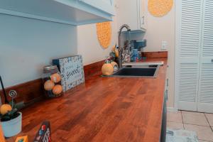 Gallery image of Gainesville Charm- Cozy, Comfortable, Convenient in Gainesville