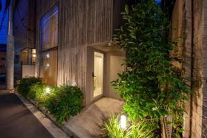 Shinjuku Kagurazaka front newにある庭
