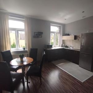 Η κουζίνα ή μικρή κουζίνα στο Apartament Rycerska