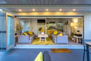 Ảnh trong thư viện ảnh của Island Sanctuary - Waiheke Holiday Home ở Ostend