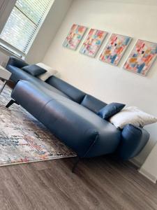 Ruang duduk di Convenient Spacious 2Bed 2Bath