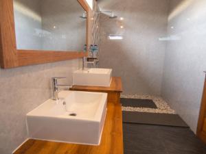 Kúpeľňa v ubytovaní CoCo Breeze Spa Hotel