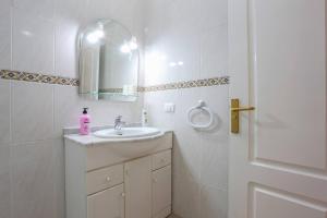 A bathroom at Amazing View Apt By Dream Homes Tenerife
