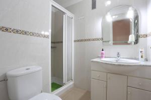 A bathroom at Amazing View Apt By Dream Homes Tenerife Még 16 kép