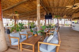 A restaurant or other place to eat at Ayvalık Sea Resort Még 37 kép