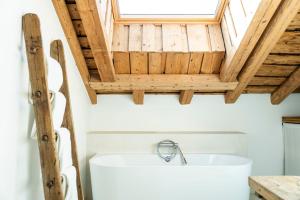 Et badeværelse på Gite d exception avec vue panoramique 4 personnes