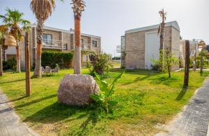 A garden outside Ayvalık Sea Resort