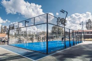 Tennis ja/või seinatennis majutusasutuses Ädelfors Hotell & Konferens või selle läheduses