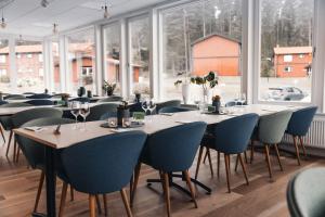 Restoran või mõni muu söögikoht majutusasutuses Ädelfors Hotell & Konferens