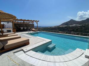 Bazén v ubytování Mediterranean View Villa nebo v jeho okolí