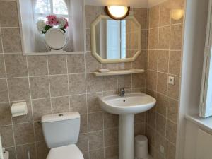 Gallery image of Le petit gite du theil au servant in La Chapelle-Viviers +8 photos