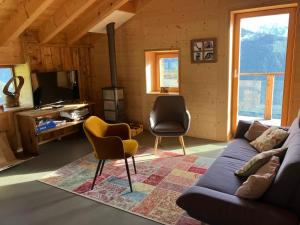 Kuchyň nebo kuchyňský kout v ubytování Chalet Heidi et Peter dans les Alpes