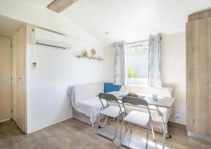 Gambar di galeri bagi Mobil-home de Laura et Angélique au camping ''Le Neptune'' jusqu'à 6 personnes di Argelès-sur-Mer