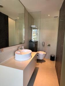 D'Hotel Singapore managed by The Ascott Limited的一间浴室