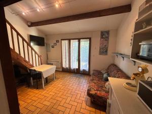 Posedenie v ubytovaní Maisonnette hameau des pins