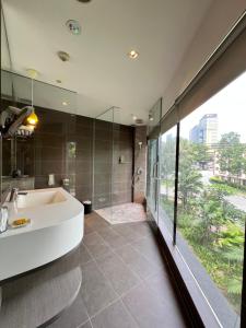 D'Hotel Singapore managed by The Ascott Limited的一间浴室
