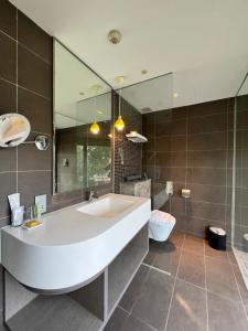 D'Hotel Singapore managed by The Ascott Limited的一间浴室