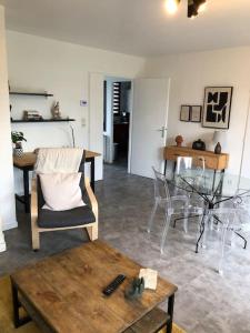 Η κουζίνα ή μικρή κουζίνα στο Appartement RDC quartier calme +7 φωτογραφίες