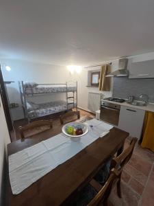 Kuchyňa alebo kuchynka v ubytovaní la casa nel bosco