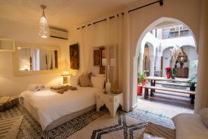 Postel nebo postele na pokoji v ubytování Riad Dar Fanny + 37 fotografií