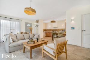 Kuchyň nebo kuchyňský kout v ubytování Villa Oliveda - Piscine & Salon Cinéma