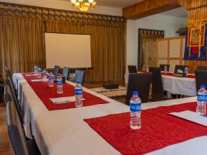 Der Geschäftsbereich oder Konferenzraum in der Unterkunft Tiger's Nest Resort - Best Resort In Paro
