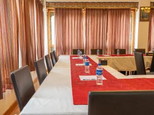 Der Geschäftsbereich oder Konferenzraum in der Unterkunft Tiger's Nest Resort - Best Resort In Paro