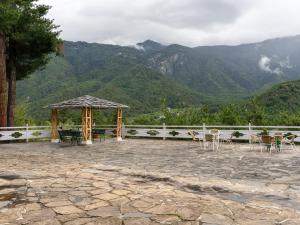 Ein allgemeiner Bergblick oder ein Berglick von des Hotels aus