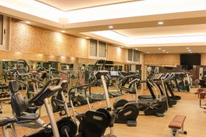 Fitness centrum a/nebo fitness zařízení v ubytování Bianco Riccio Suite Hotel
