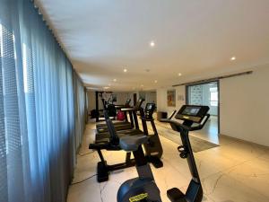 Fitness centrum a/nebo fitness zařízení v ubytování Mercure Ajaccio
