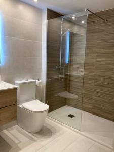 A bathroom at Apartamento céntrico, climatizado y totalmente equipado de 3 habitaciones para 6-7 personas