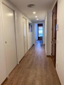 Kép Apartamento céntrico, climatizado y totalmente equipado de 3 habitaciones para 6-7 personas szállásáról Santa Coloma de Farnersben a galériában