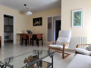 Posezení v ubytování Les Pites I 2n 2a Bonito apartamento con terraza