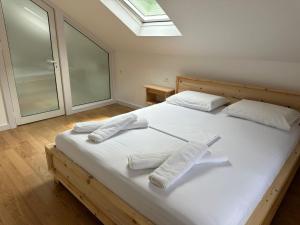 Letto o letti in una camera di Ferma e bleteve Stomici